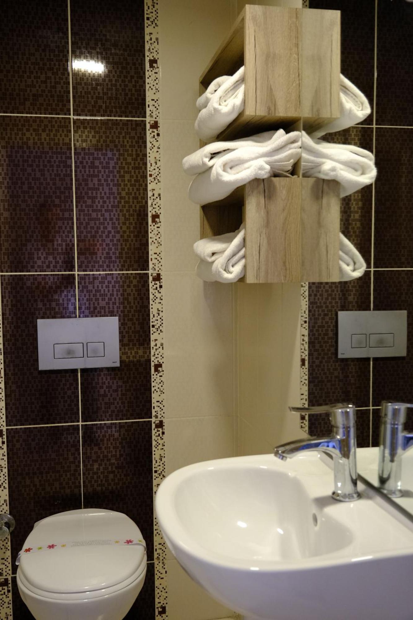 Esin Hotel Денизли Екстериор снимка